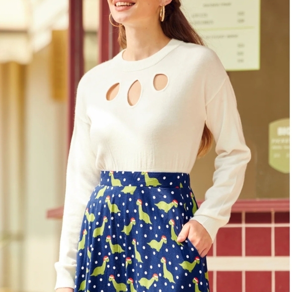Modcloth Sweaters - Modcloth White Keyhole Sweater